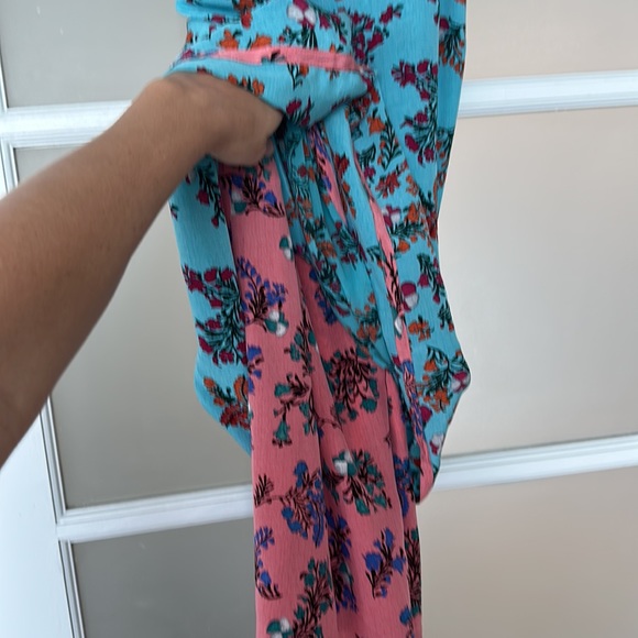 BCBG Maxazaria xxs dress, fits more like a xs/s 100%silk - Picture 13 of 13